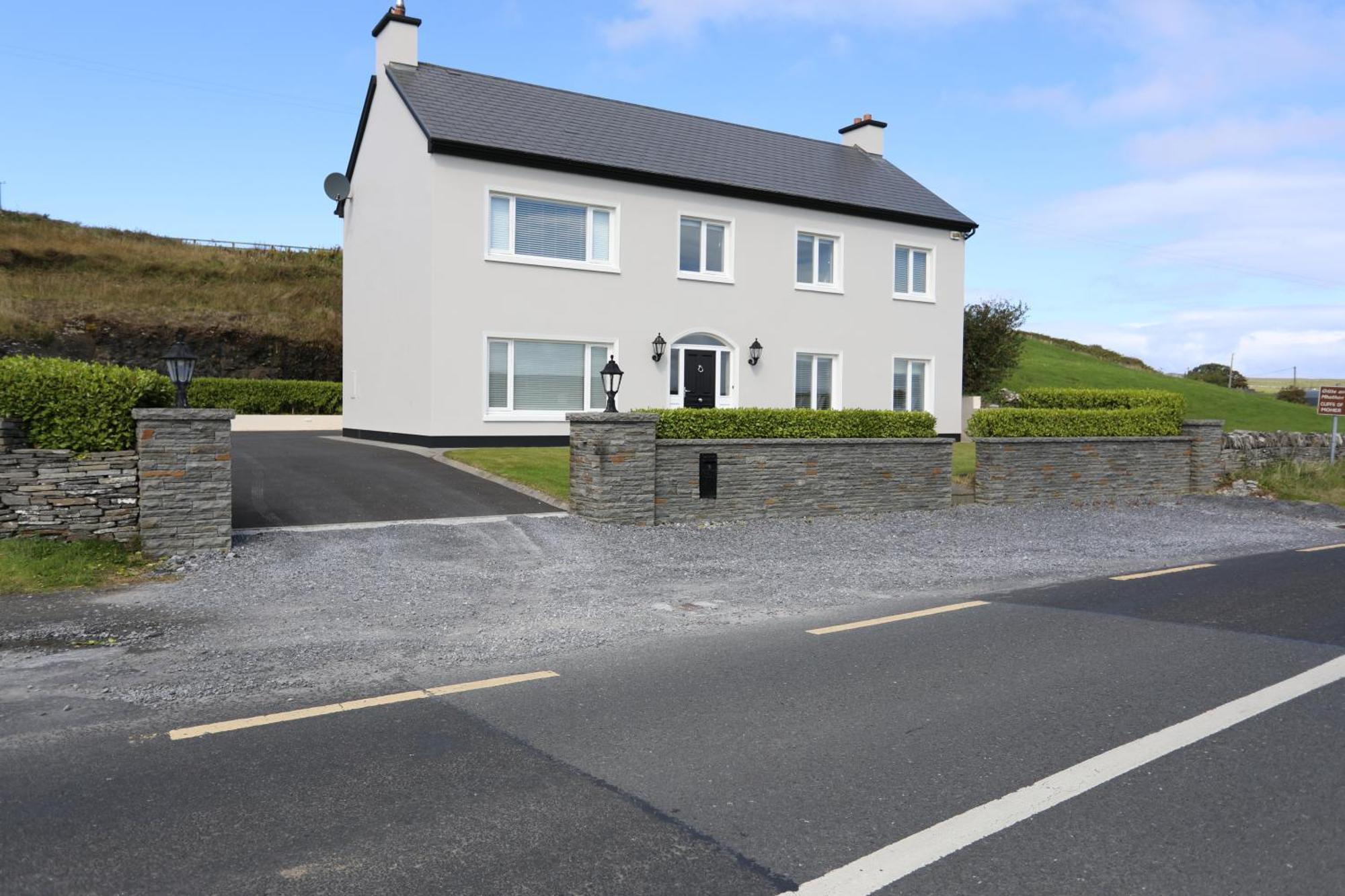 Next Stop Cliffs Of Moher ليسكانور المظهر الخارجي الصورة