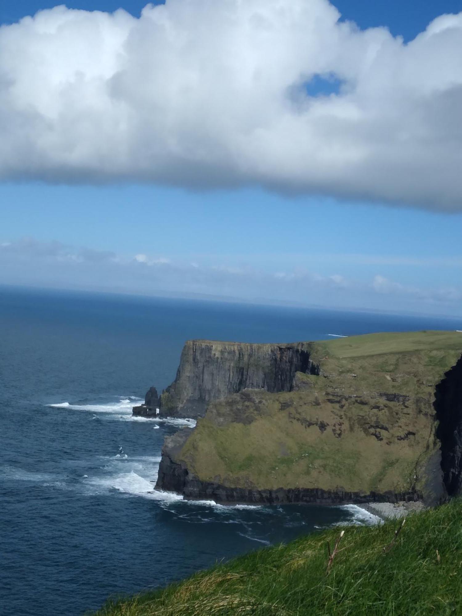 Next Stop Cliffs Of Moher ليسكانور المظهر الخارجي الصورة